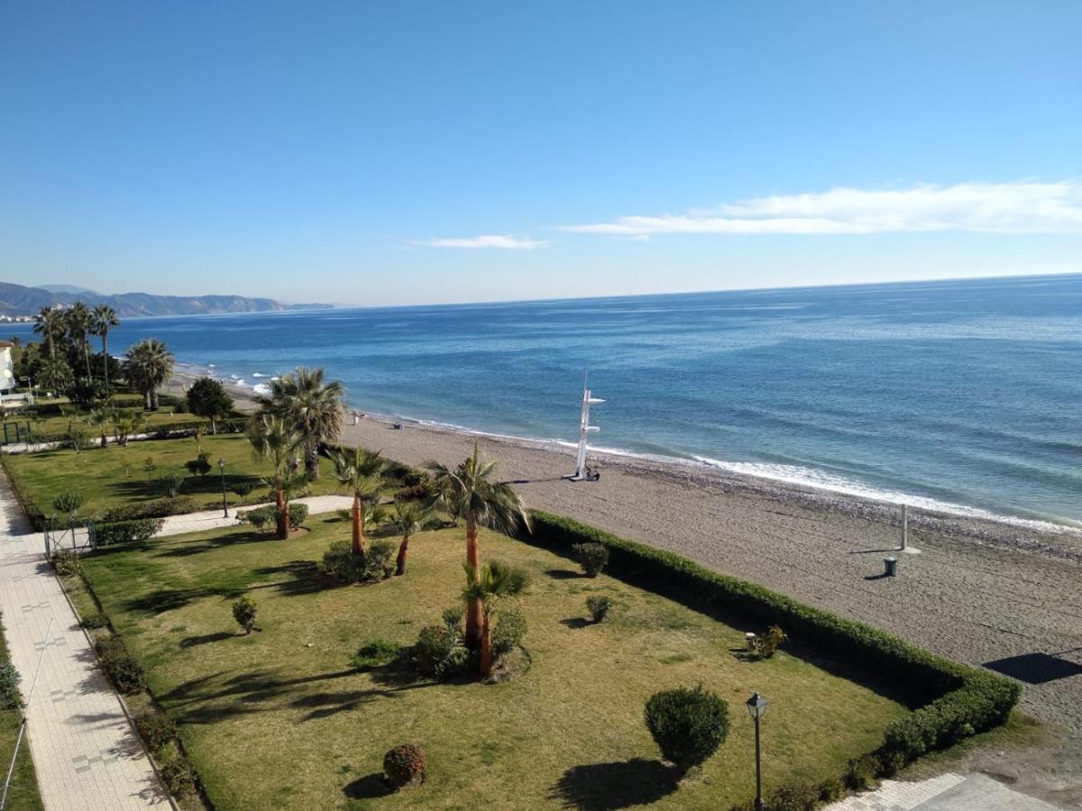 Torrox Costa Beachfront Apartment Extérieur photo