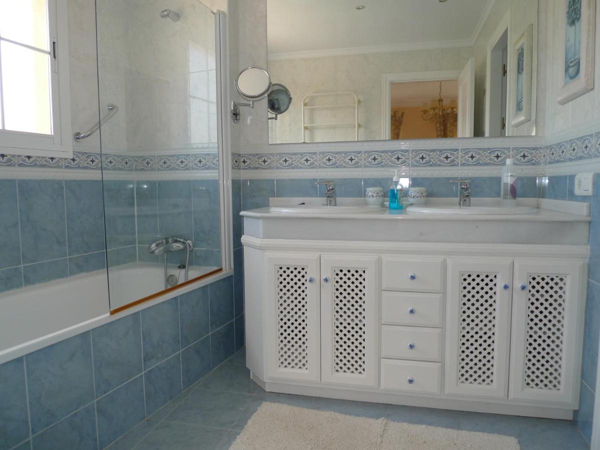 Torrox Costa Beachfront Apartment Extérieur photo