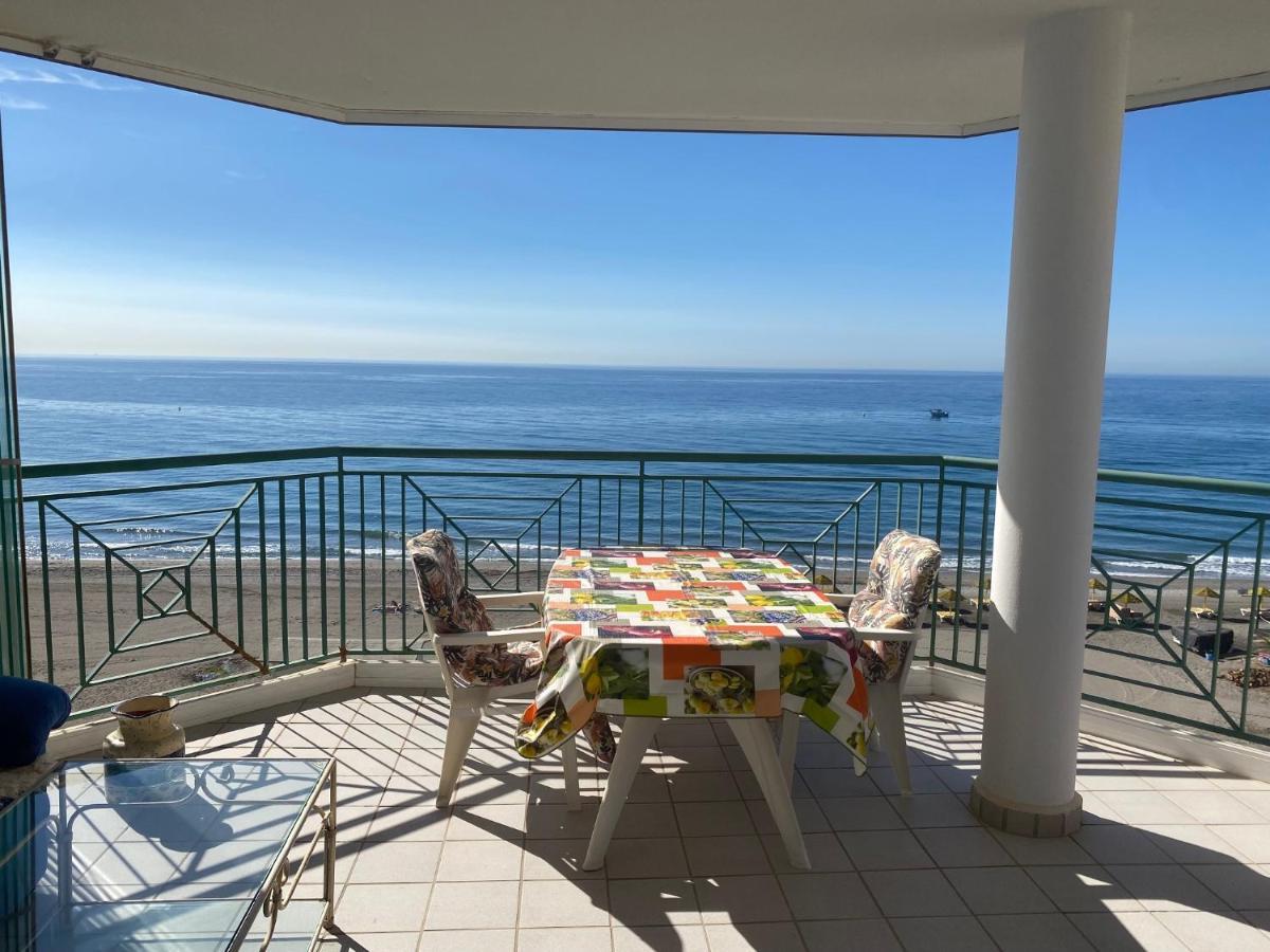 Torrox Costa Beachfront Apartment Extérieur photo