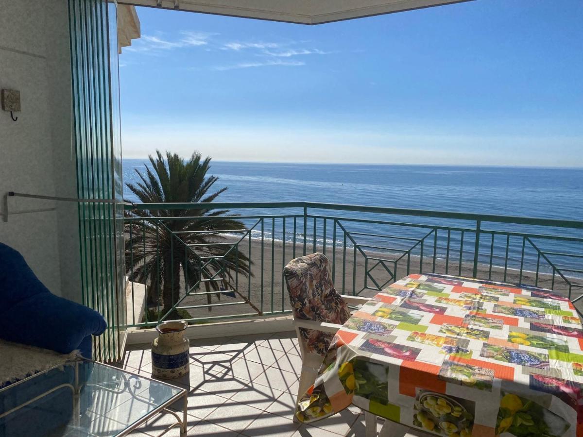 Torrox Costa Beachfront Apartment Extérieur photo